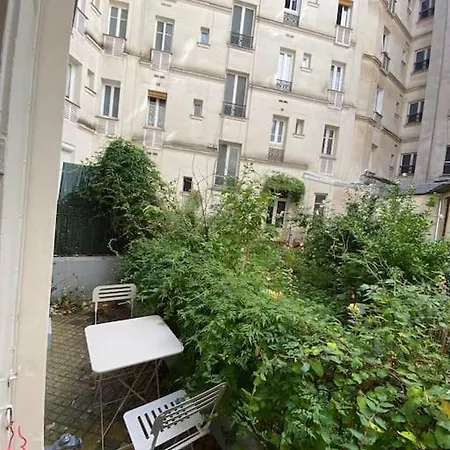 Cosy Vue Sur Jardin